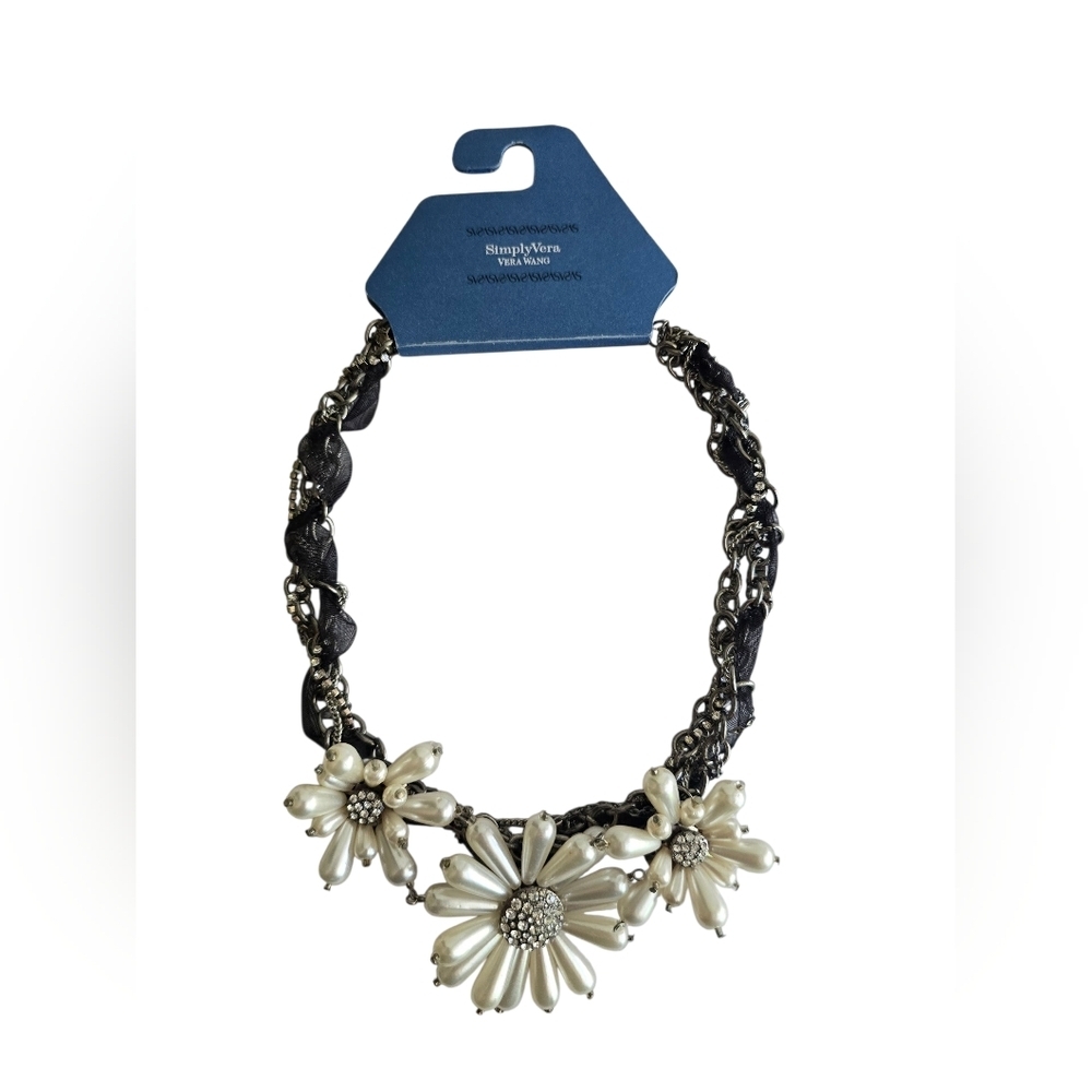 Kohl's Simply Vera Black and Cream Floral Necklace